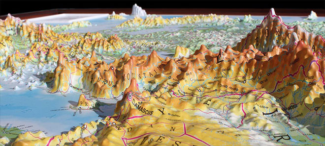 Рельефная карта “ЕВРОПА” в деревянной раме (8 см)